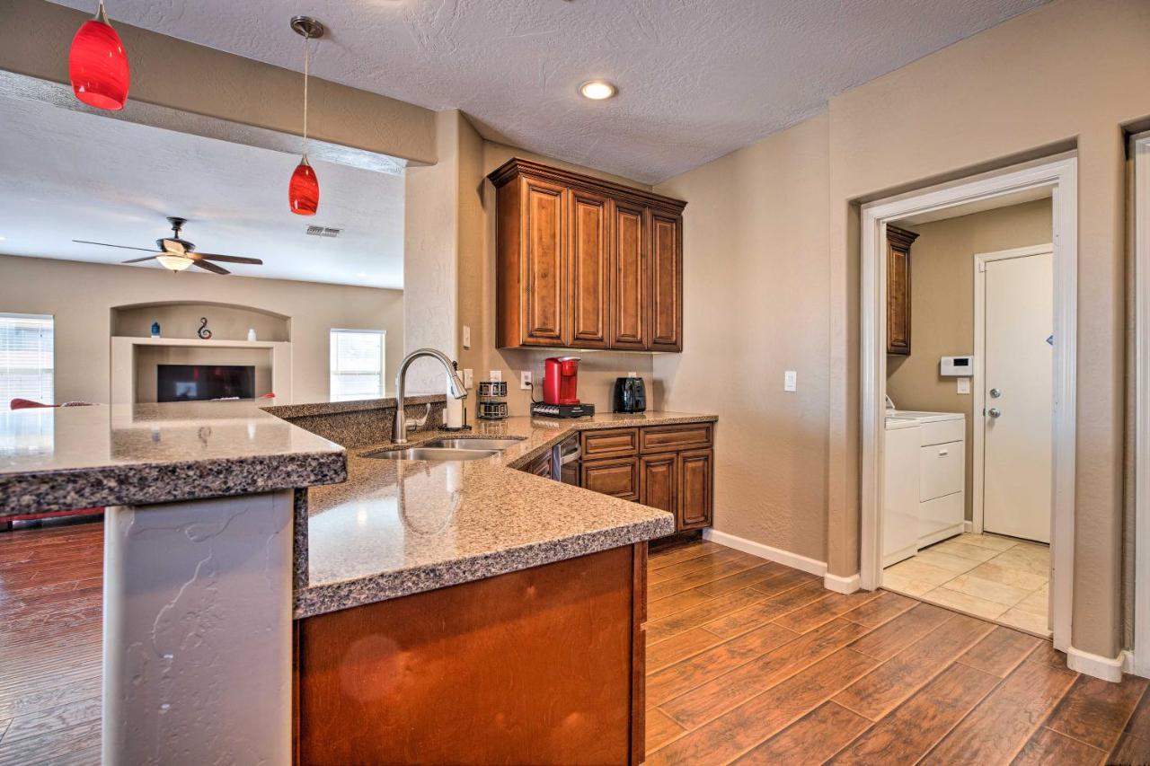 Maricopa Home With Outdoor Seating, 2 Mi To Golf! Bagian luar foto